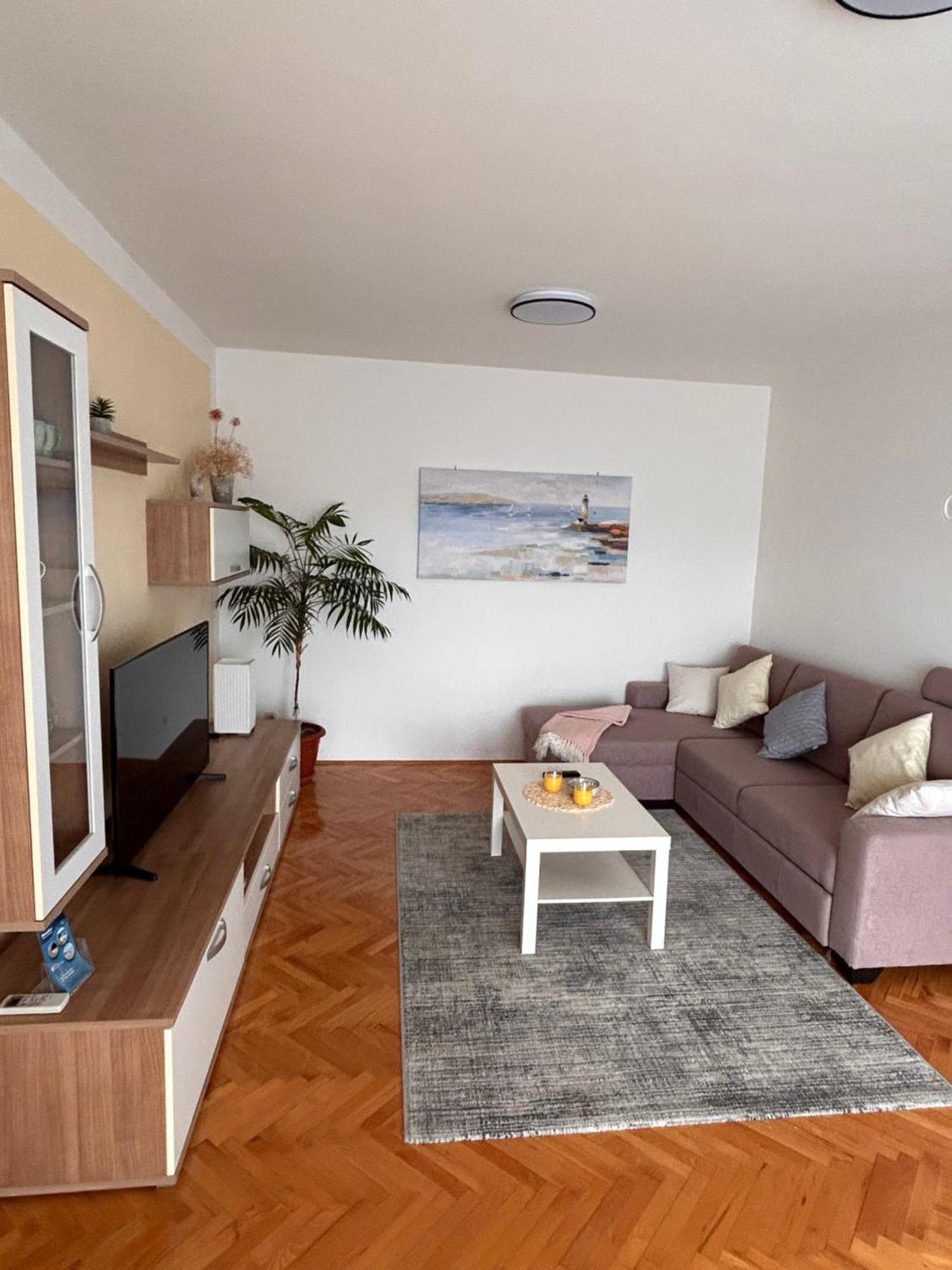 Apartments Marina Sveti Filip i Jakov Exterior photo